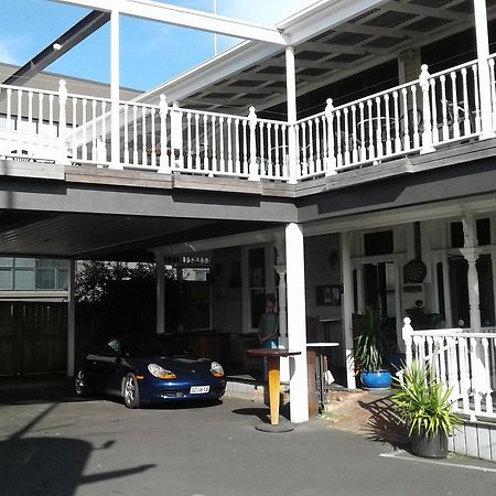 Shooters Saloon Hotel & Cabins Auckland Bagian luar foto