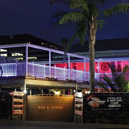 Shooters Saloon Hotel & Cabins Auckland Bagian luar foto