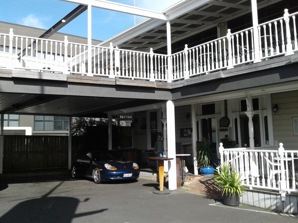 Shooters Saloon Hotel & Cabins Auckland Bagian luar foto