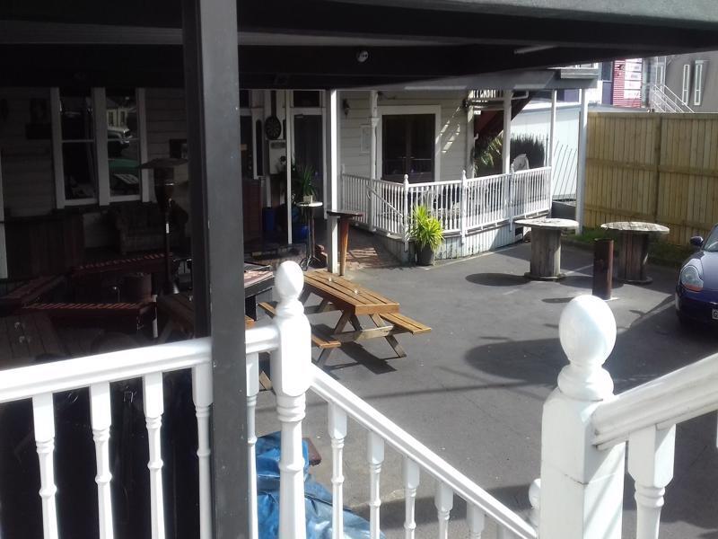 Shooters Saloon Hotel & Cabins Auckland Bagian luar foto
