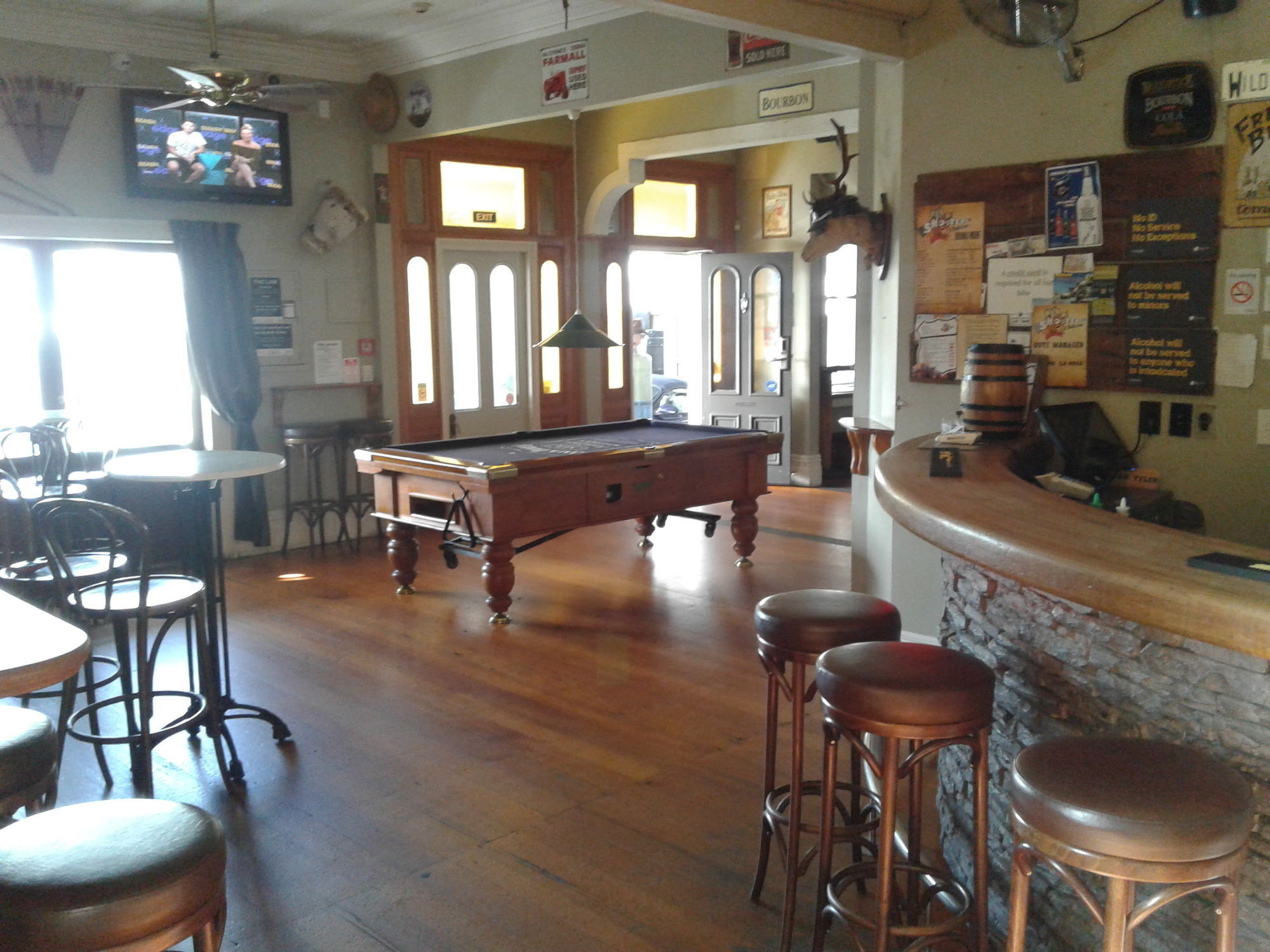 Shooters Saloon Hotel & Cabins Auckland Bagian luar foto